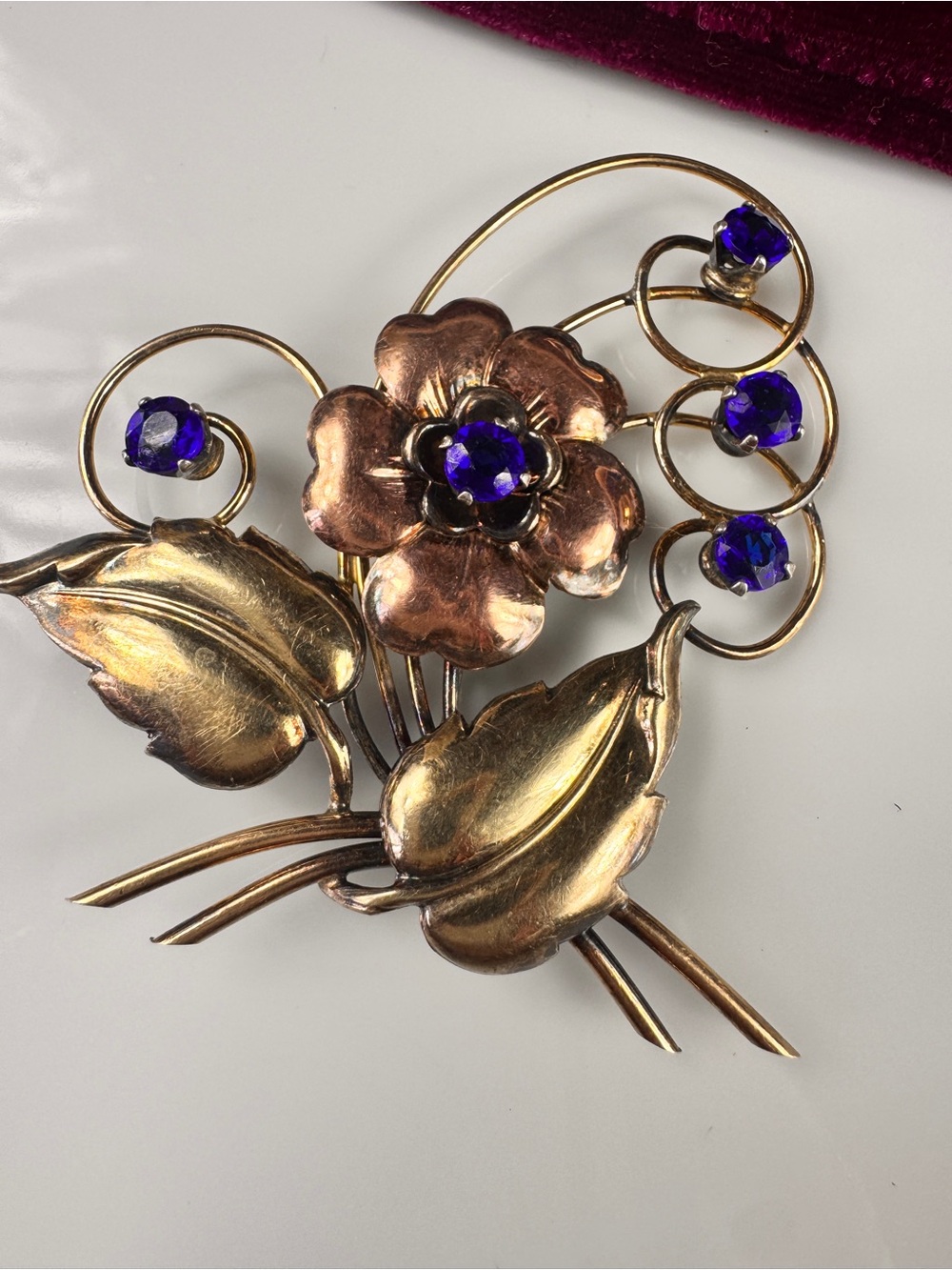 Harry Iskin 1930’s 10K Gold Filled Floral Brooch with Cobalt Blue Crystals - Picture 5 of 6